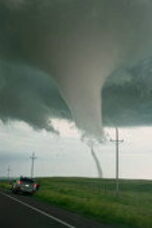 Nonton Film In the Eye of the Storm: Chasers Season 1 Episode 1 Bioskop21
